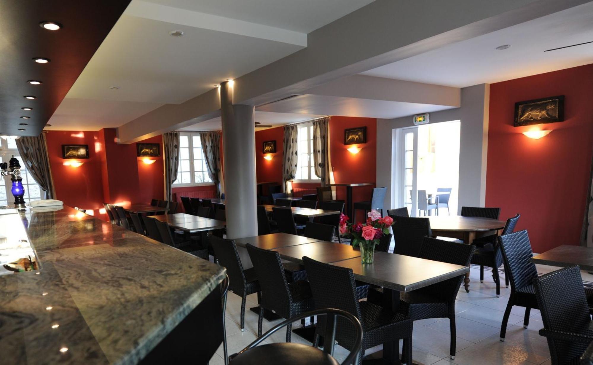 Hotel Spa Le Relais Du Bellay モントルイユ・ベレ エクステリア 写真
