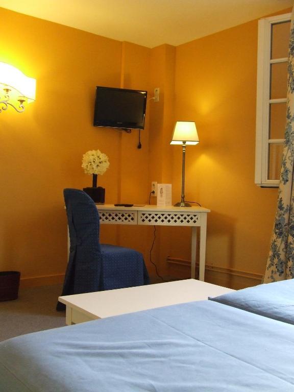 Hotel Spa Le Relais Du Bellay モントルイユ・ベレ 部屋 写真