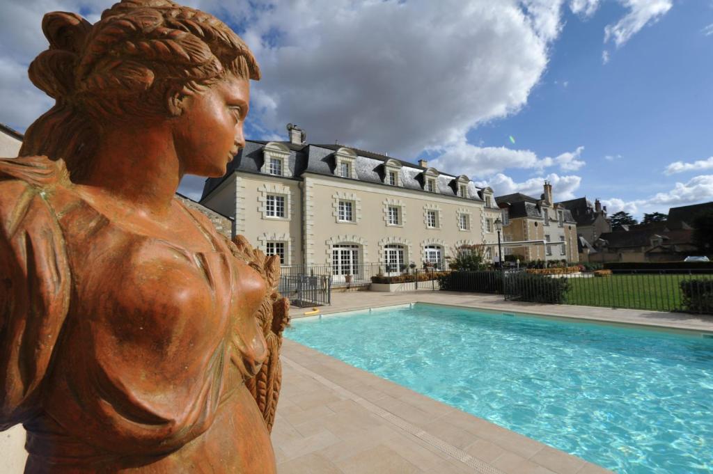 Hotel Spa Le Relais Du Bellay モントルイユ・ベレ エクステリア 写真